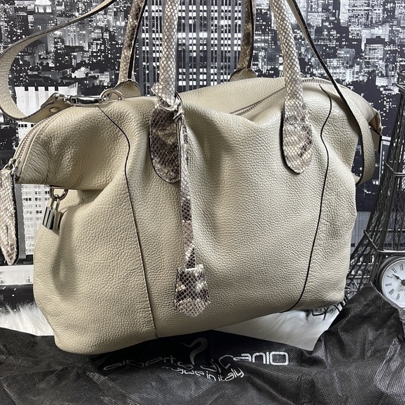 Alberta Di Canio Italian Made beige or stone color Leather crossbody or shoulder - Picture 5 of 15